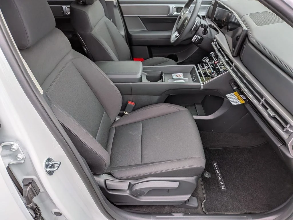 New 2026 White Hyundai SE image 31