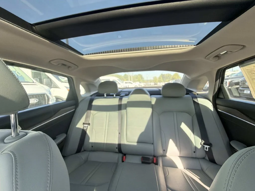 Used 2022 Black Kia EX image 25