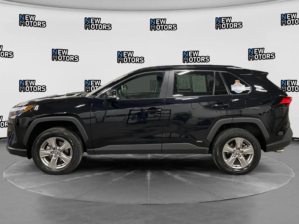 Used 2025 Midnight Black Metallic Toyota XLE image 2