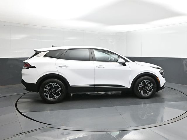 Used 2025 White Kia LX image 11