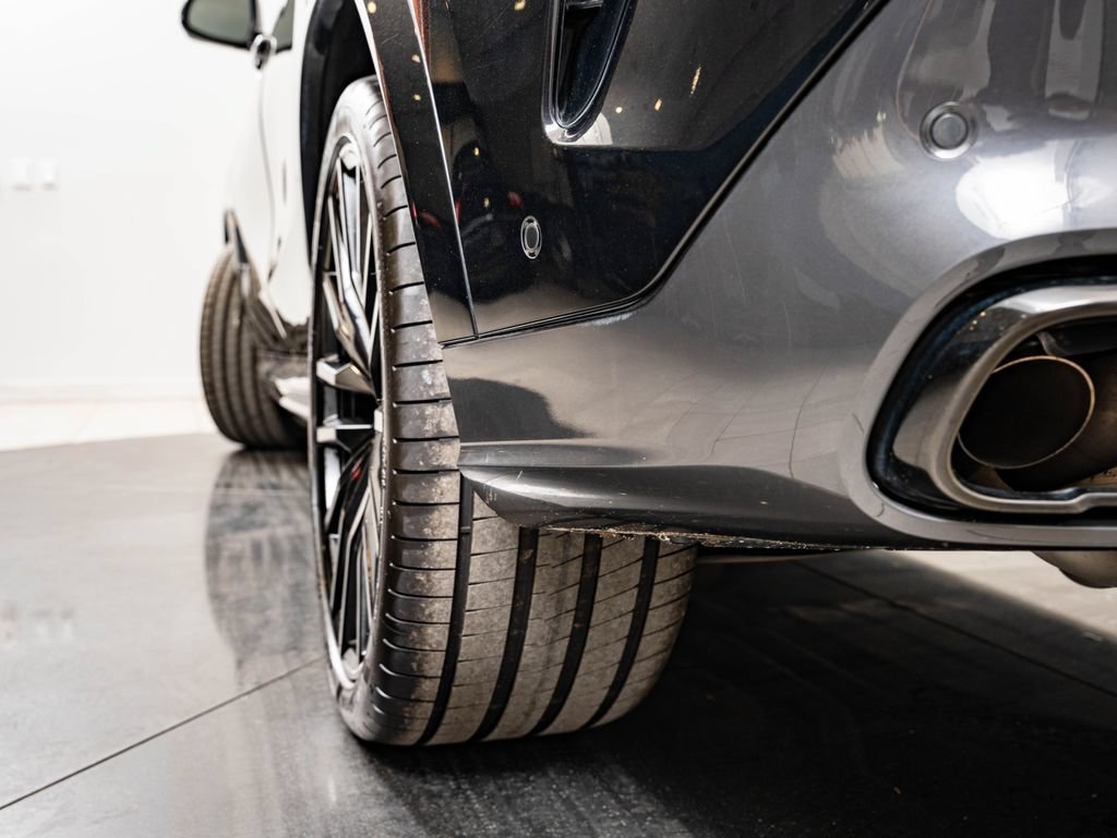 Used 2021 Black Sapphire Metallic BMW M50i image 51