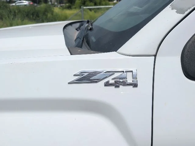 Used 2014 White GMC SLE image 7