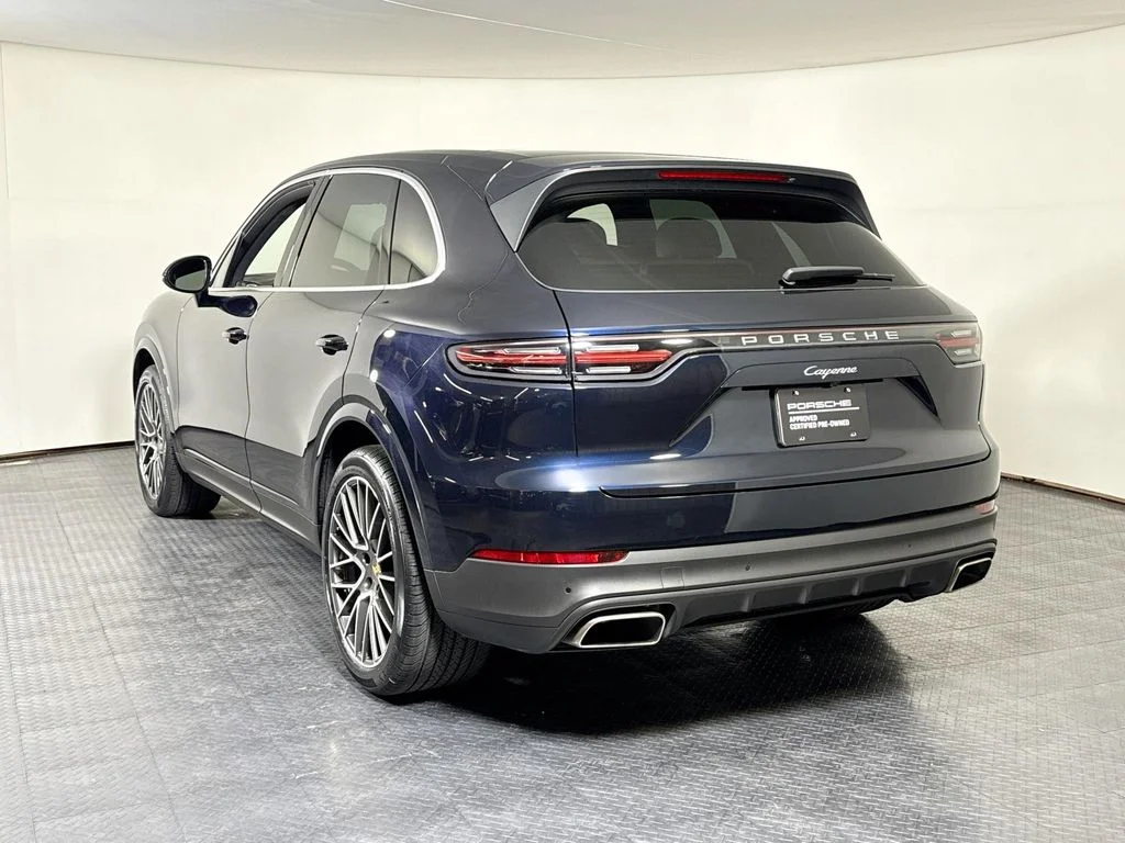 Used 2023 Moonlight Blue Metallic Porsche  image 3