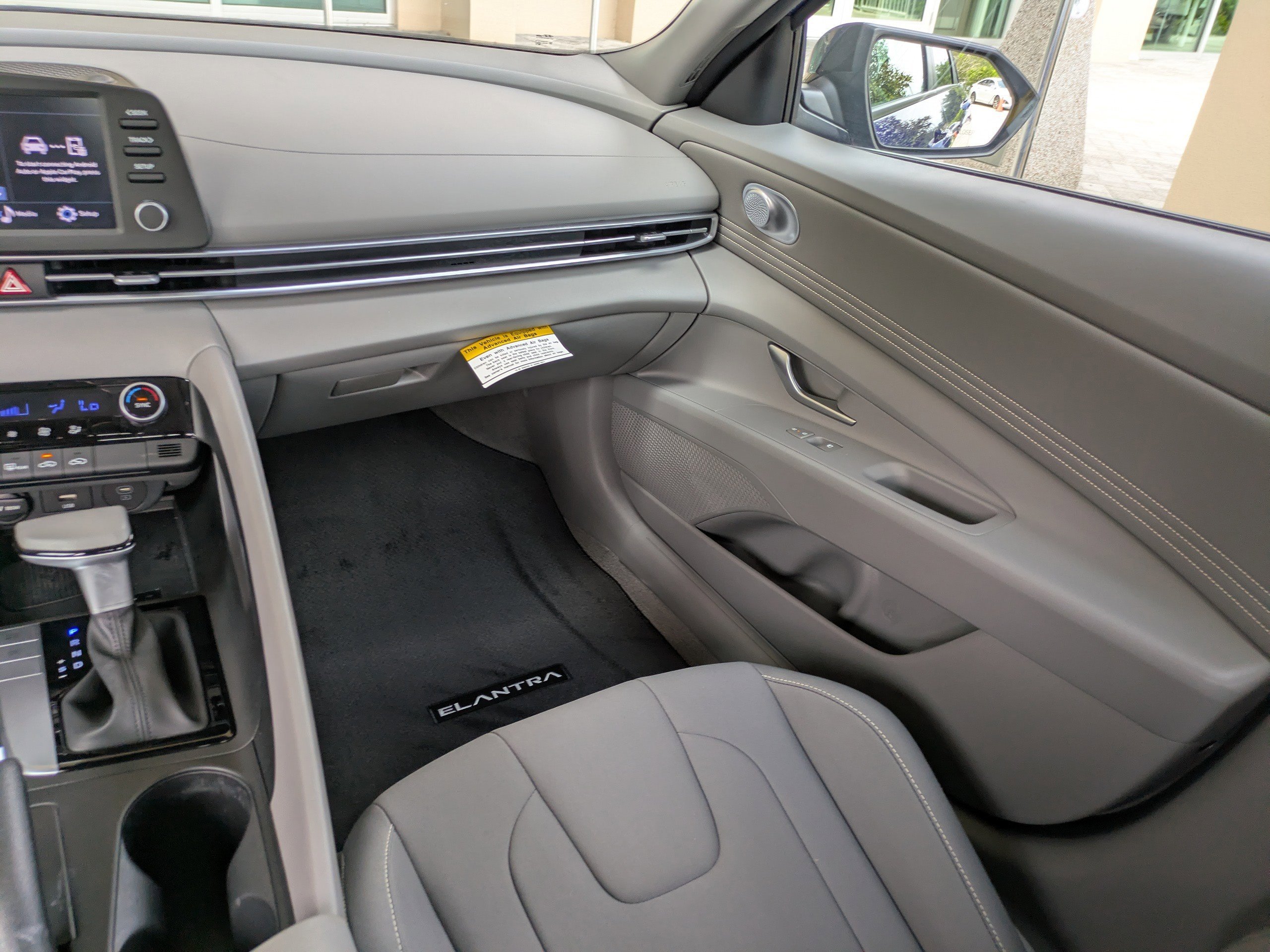 2025 Hyundai Elantra SEL - Photo 15