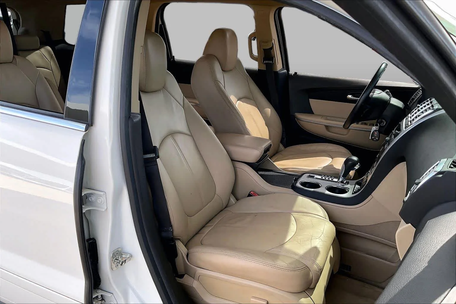 Used 2011 Summit White GMC SLT1 image 9
