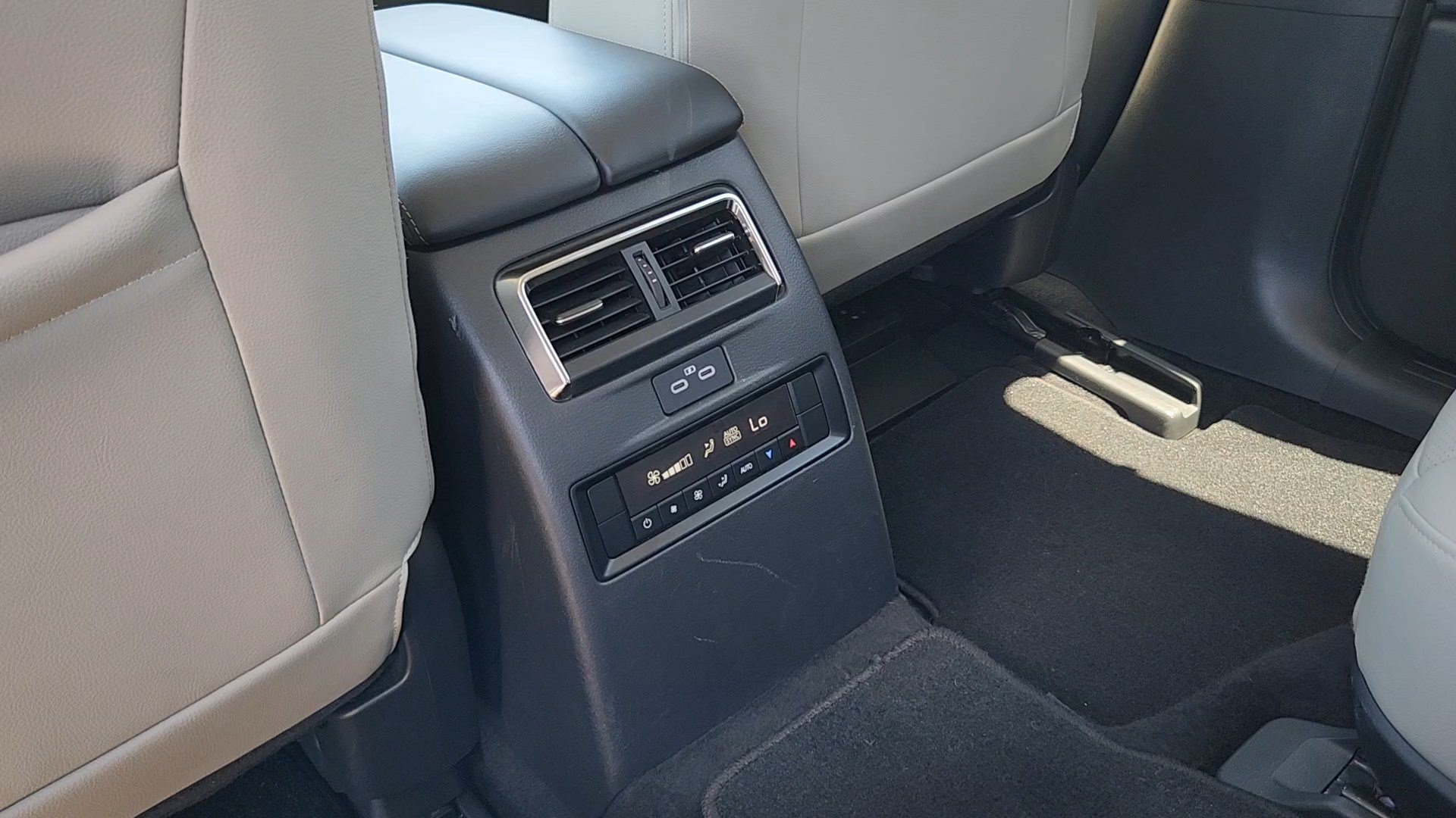 Used 2025 Jet Black Mica Mazda Preferred Package image 18