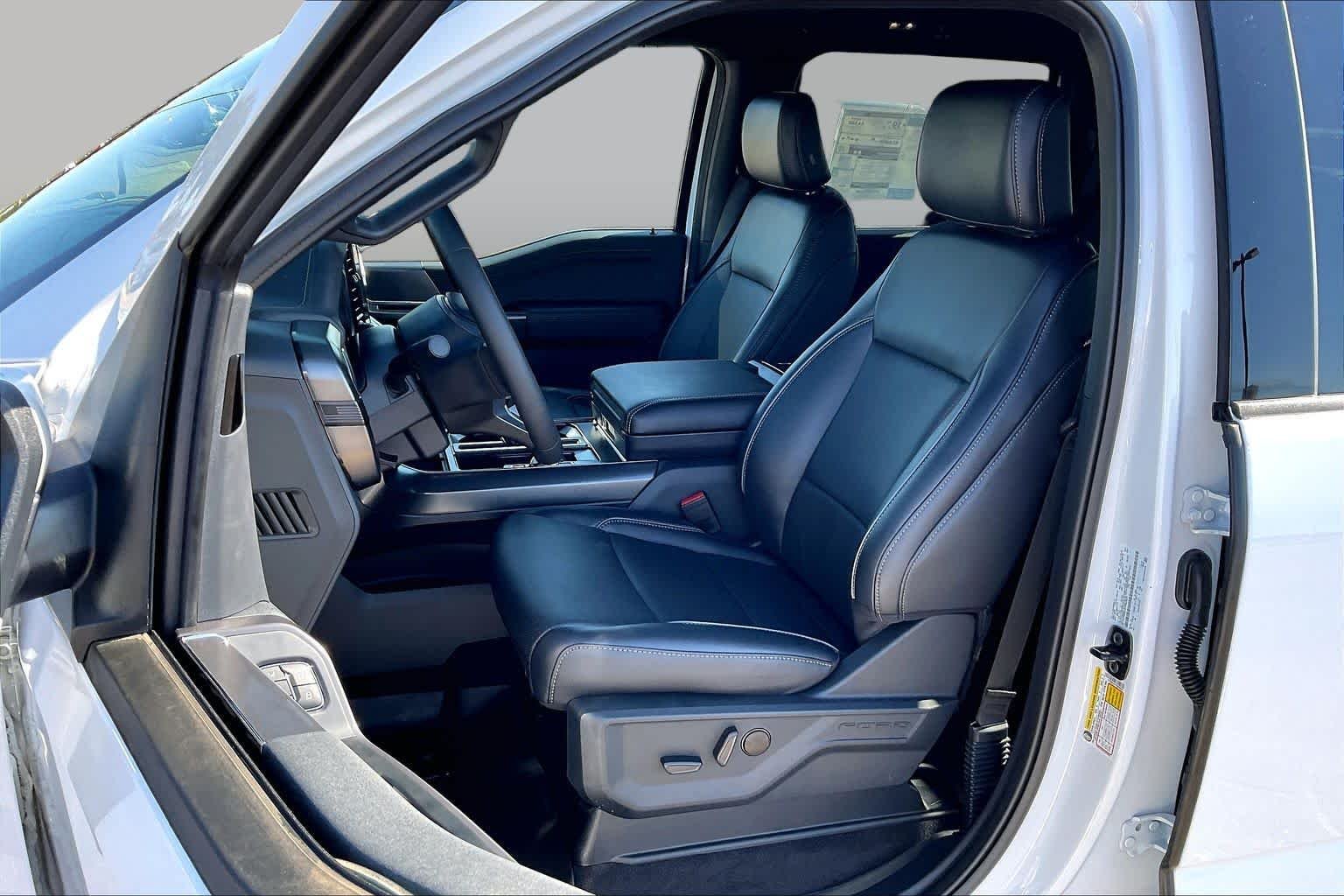 New 2026 Oxford White Ford LARIAT image 9