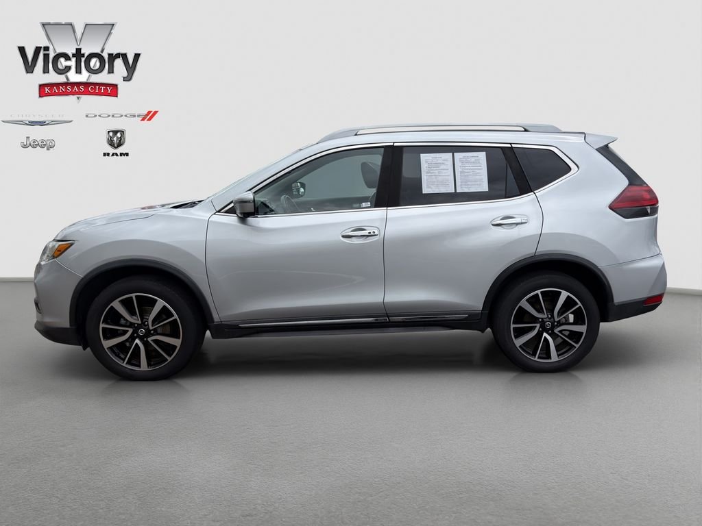 Used 2019 Silver Nissan SL image 4