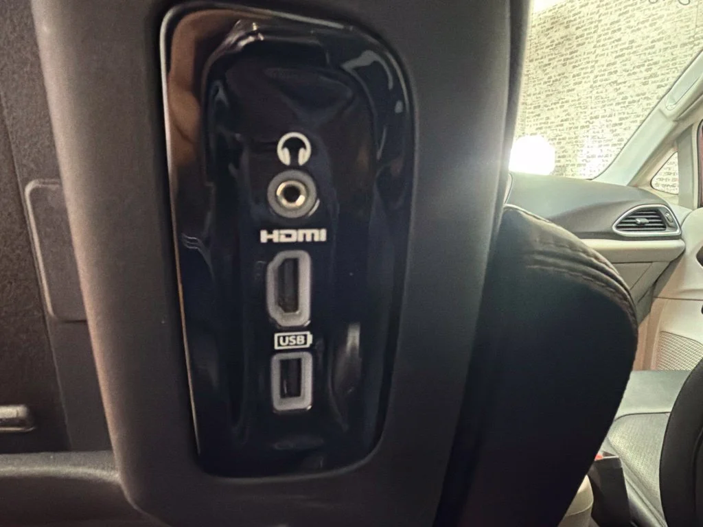 Used 2017 Velvet Red Pearlcoat Chrysler Touring L Plus image 20