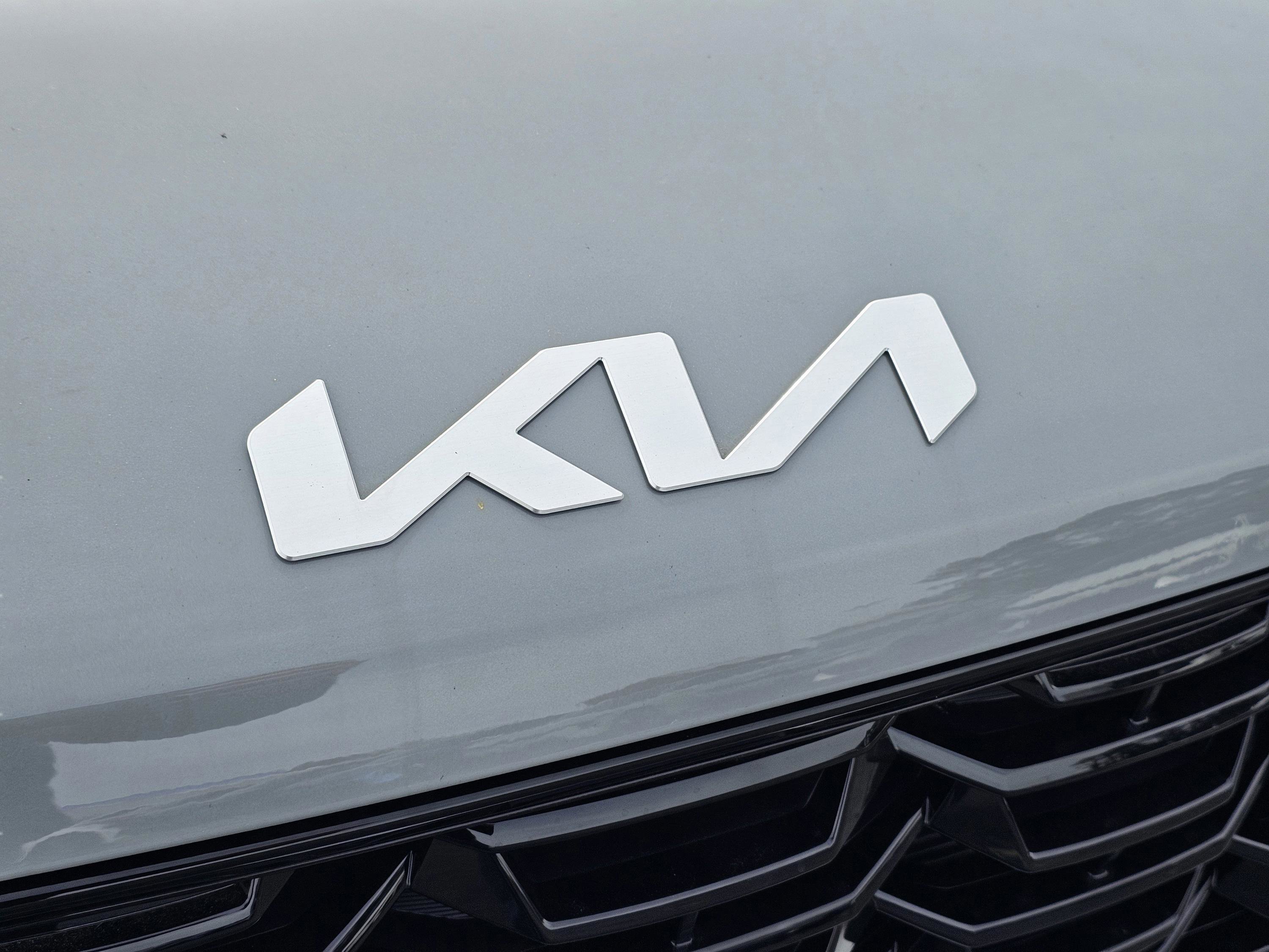New 2026 Wolf Gray Kia S image 3