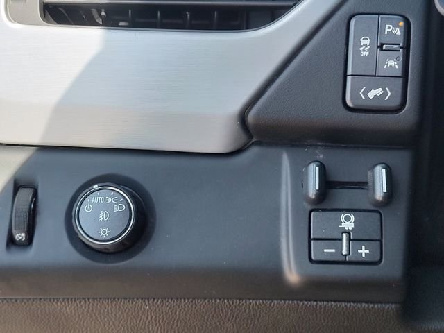 Used 2019 Gray GMC SLE image 22