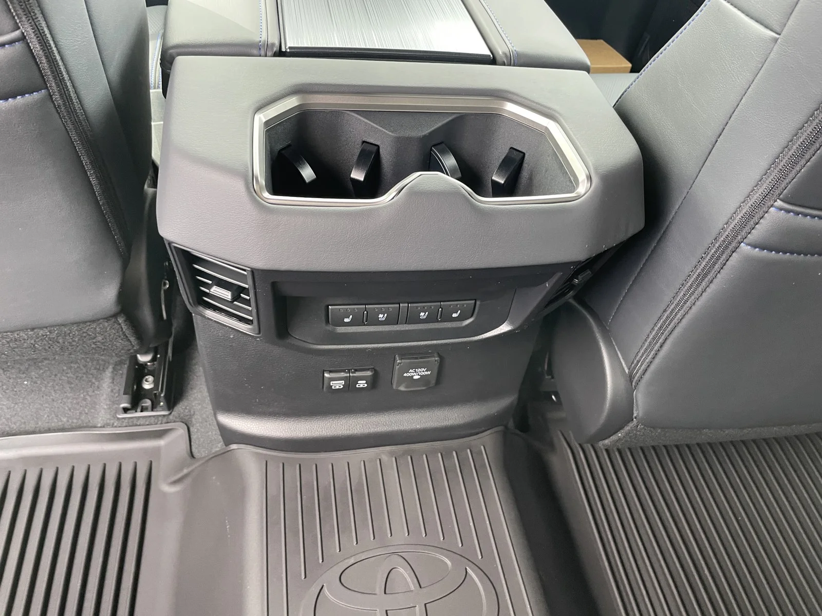 New 2026 Wind Chill Pearl Toyota Platinum image 14