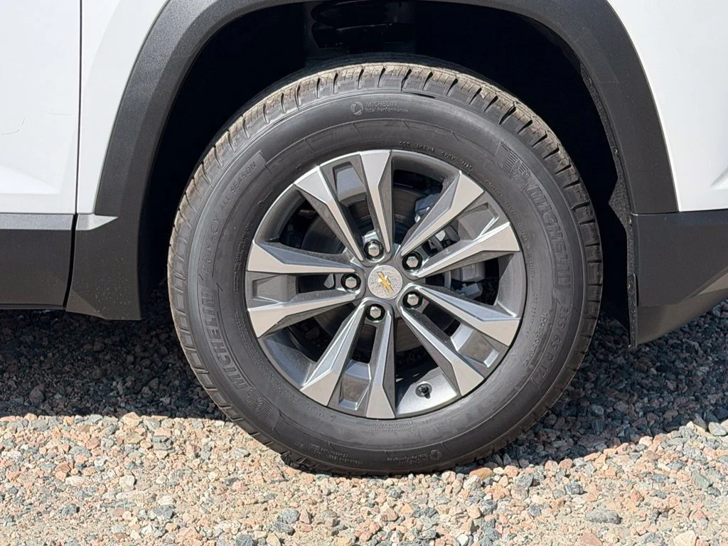 2027 Chevrolet Equinox LT - Photo 10