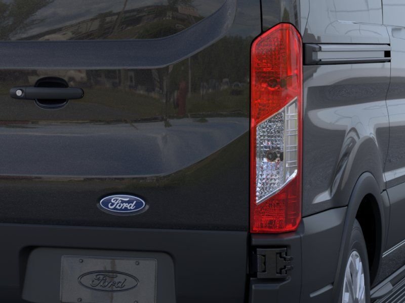 New 2026 Black Ford Base image 21
