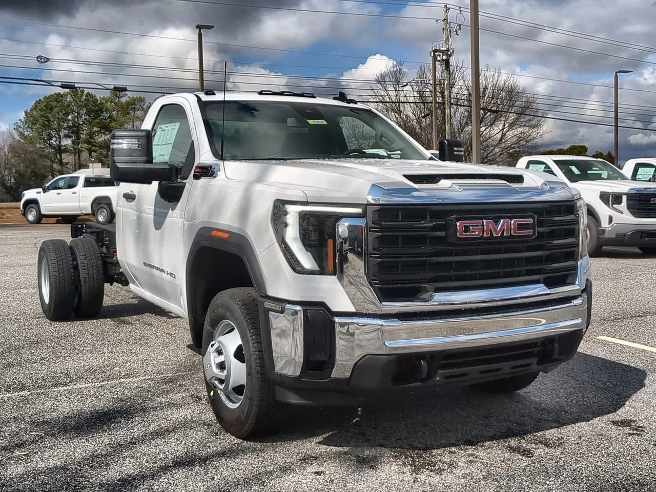 New 2026 Summit White GMC Pro image 2