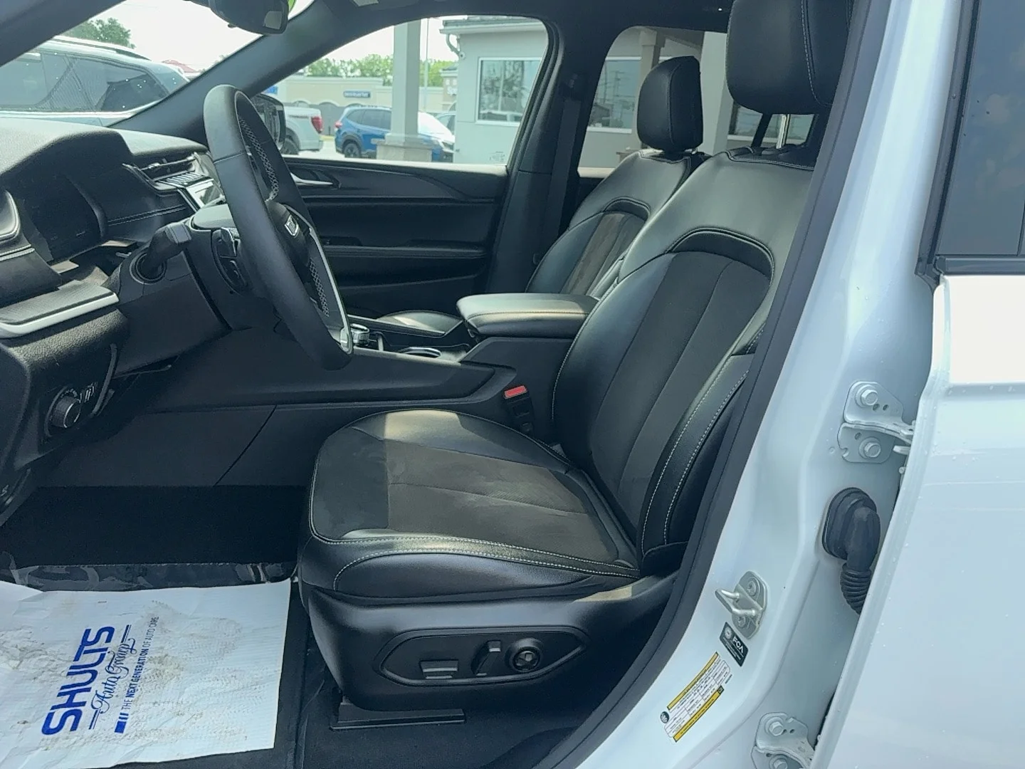 Used 2024 Bright White Clearcoat Jeep Altitude X image 11