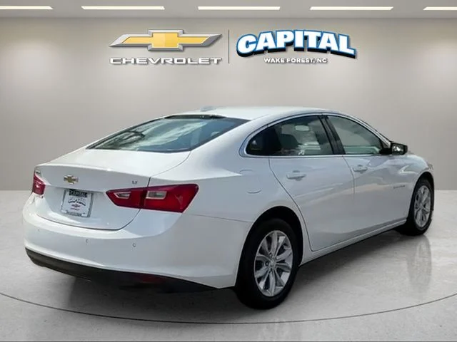 Used 2025 White Chevrolet LT image 5