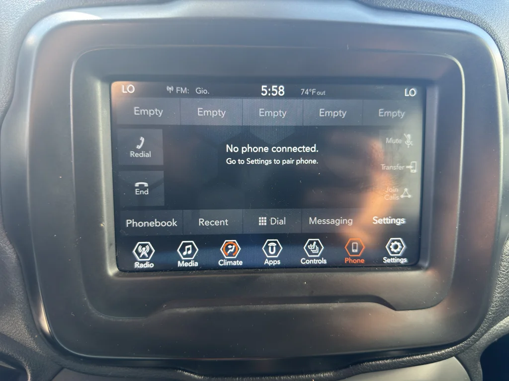 Used 2018 Glacier Metallic Jeep Trailhawk image 29