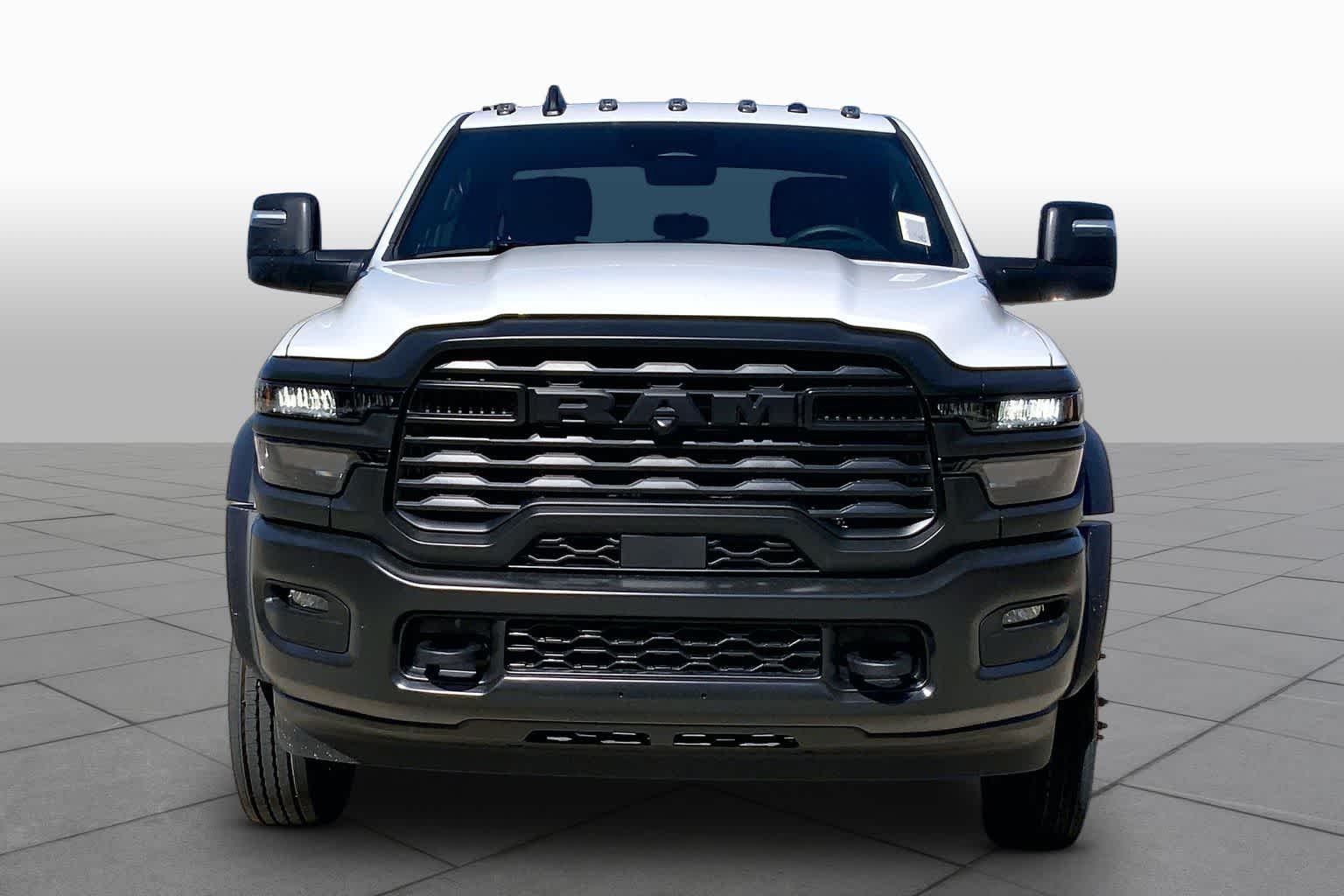 New 2026 Bright White Clear-Coat Exterior Paint RAM Tradesman image 3