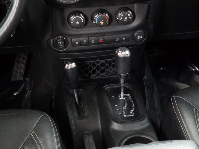 Used 2017 Purple Jeep Unlimited Rubicon image 15