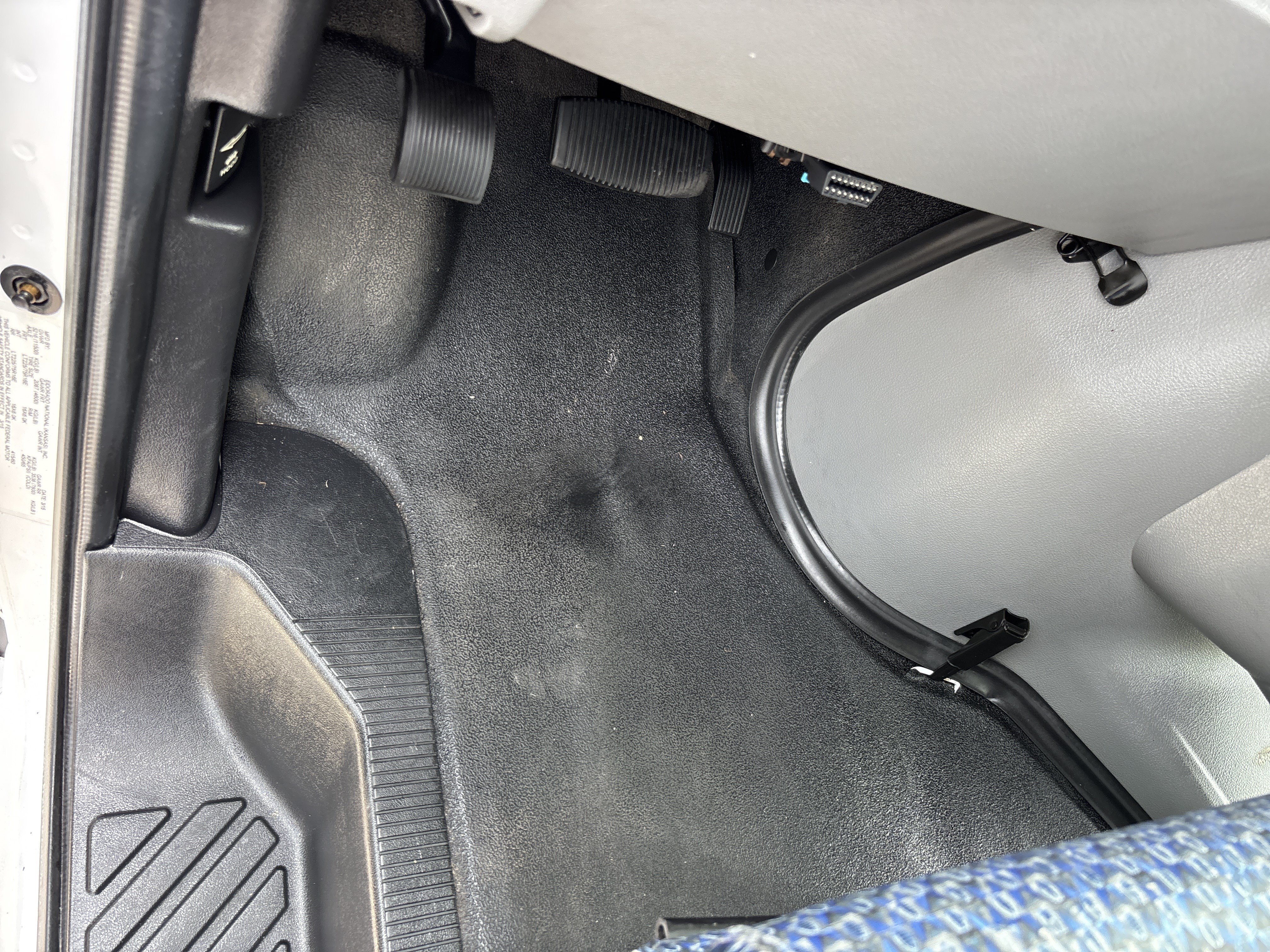 Used 2015 White Ford  image 17