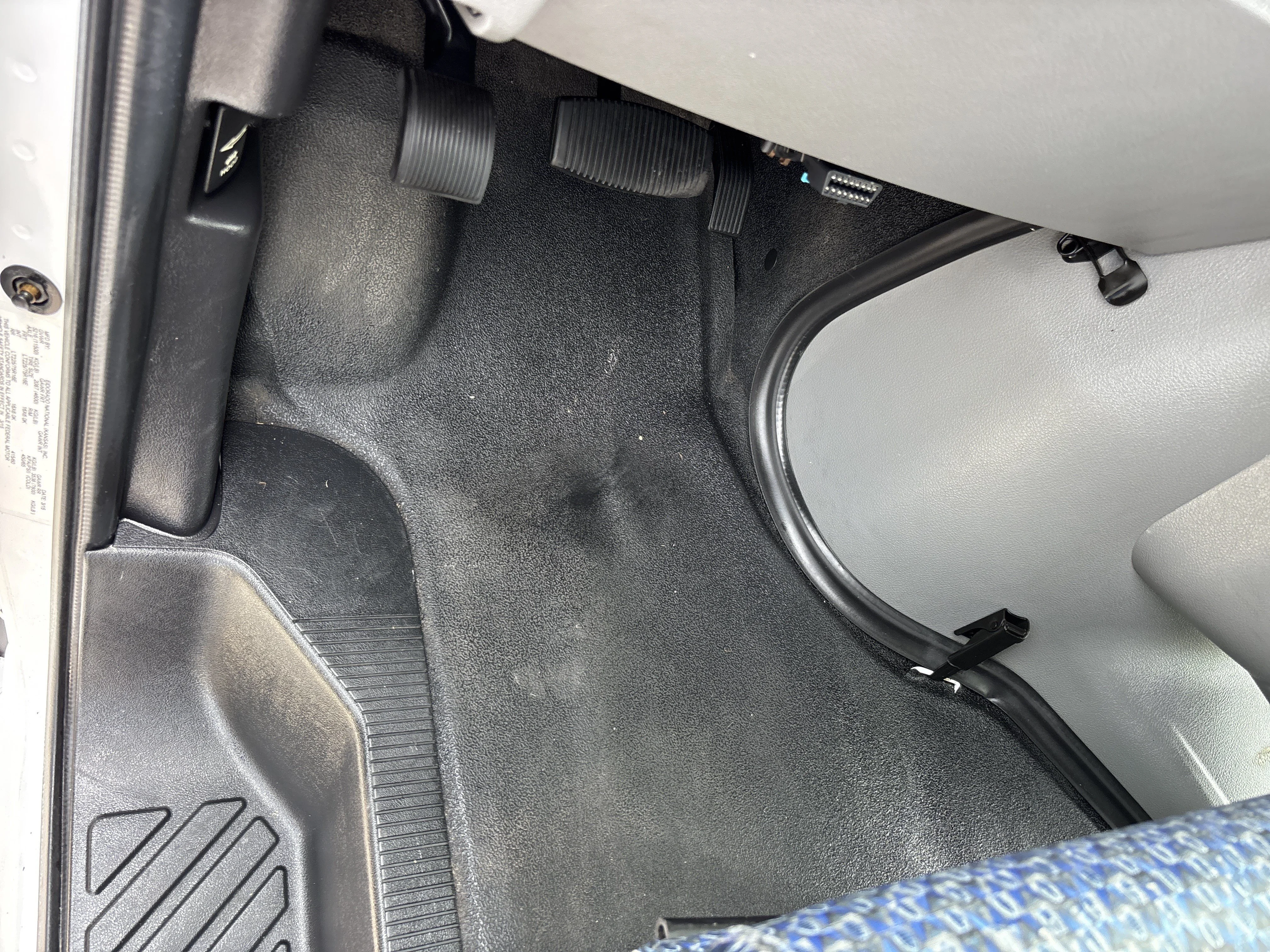 Used 2015 White Ford  image 17