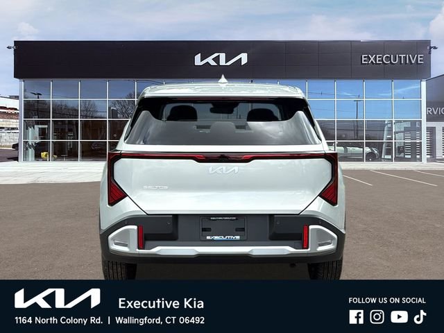 New 2027 Ivory Silver Kia LX image 5