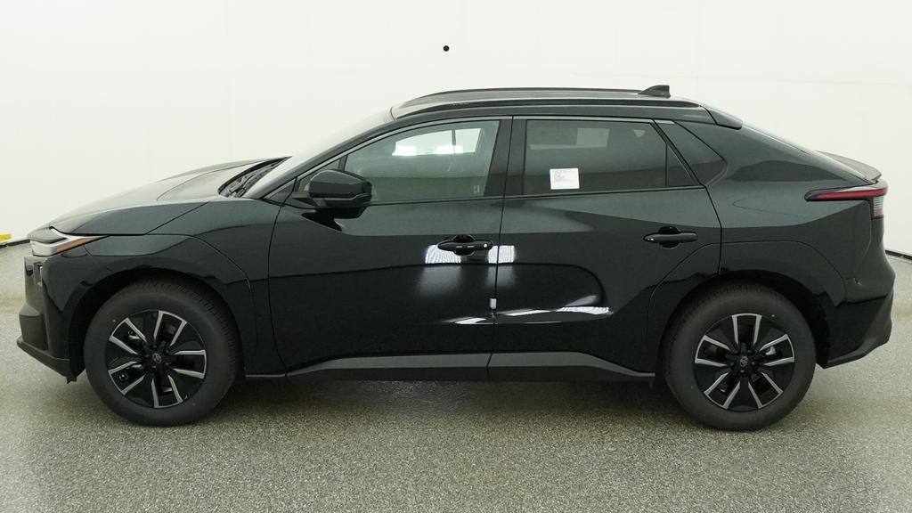 New 2026 Midnight Black Metallic Toyota XLE image 3