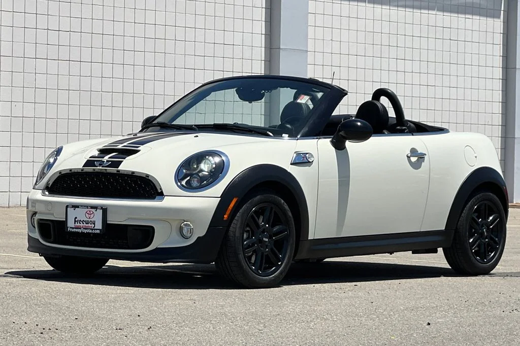 Used 2015 White MINI Base image 10