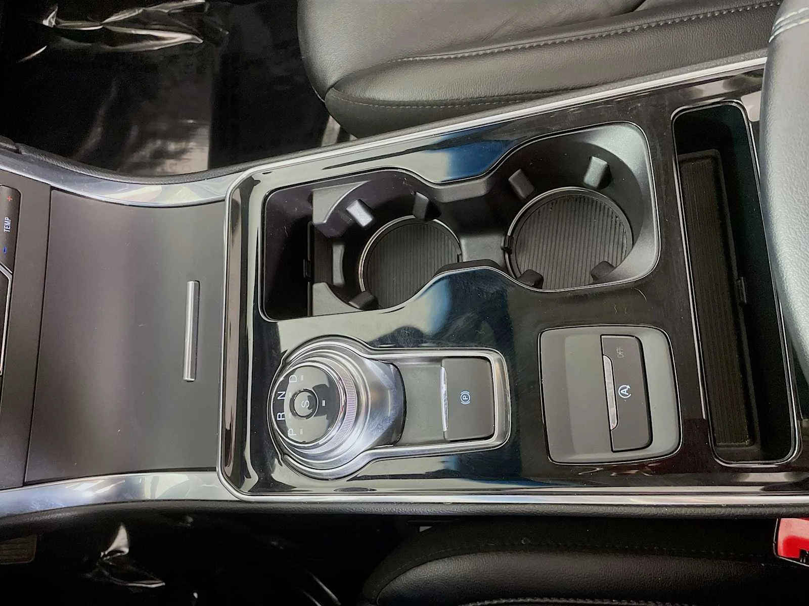 Used 2019  Ford Titanium image 15