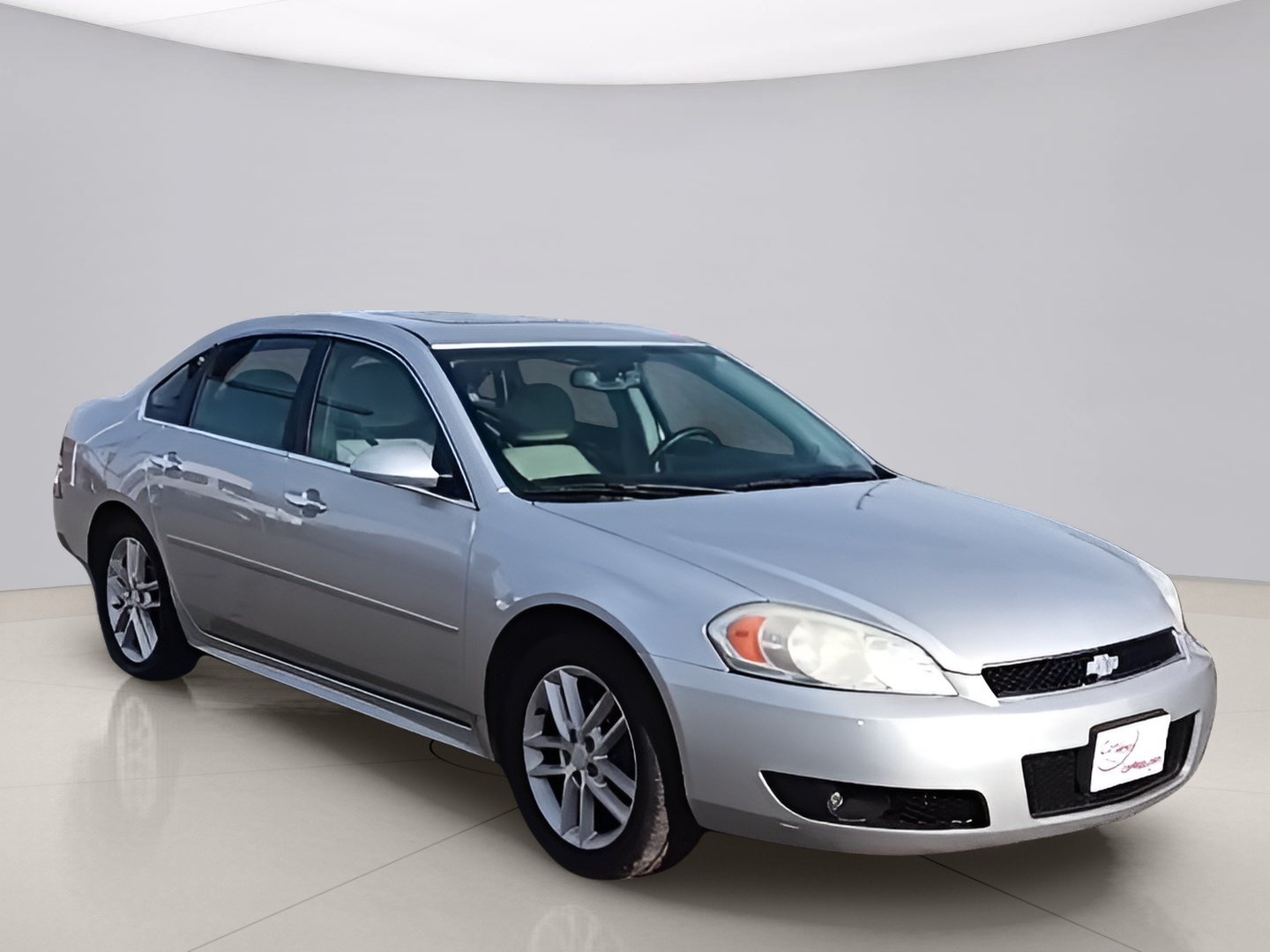 Used 2013 Silver Chevrolet LTZ image 9