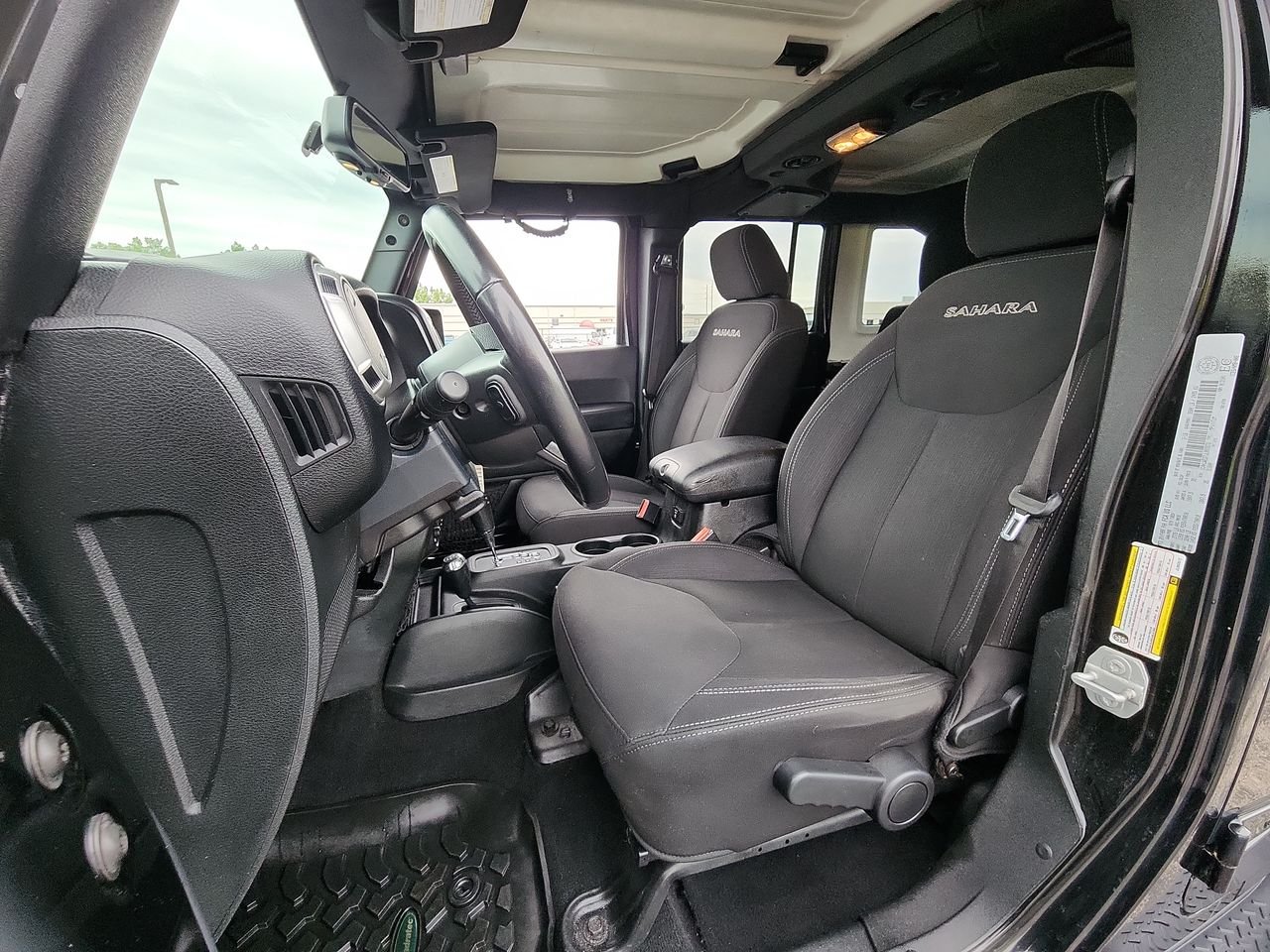 Used 2018 Black Clearcoat Jeep Sahara image 11