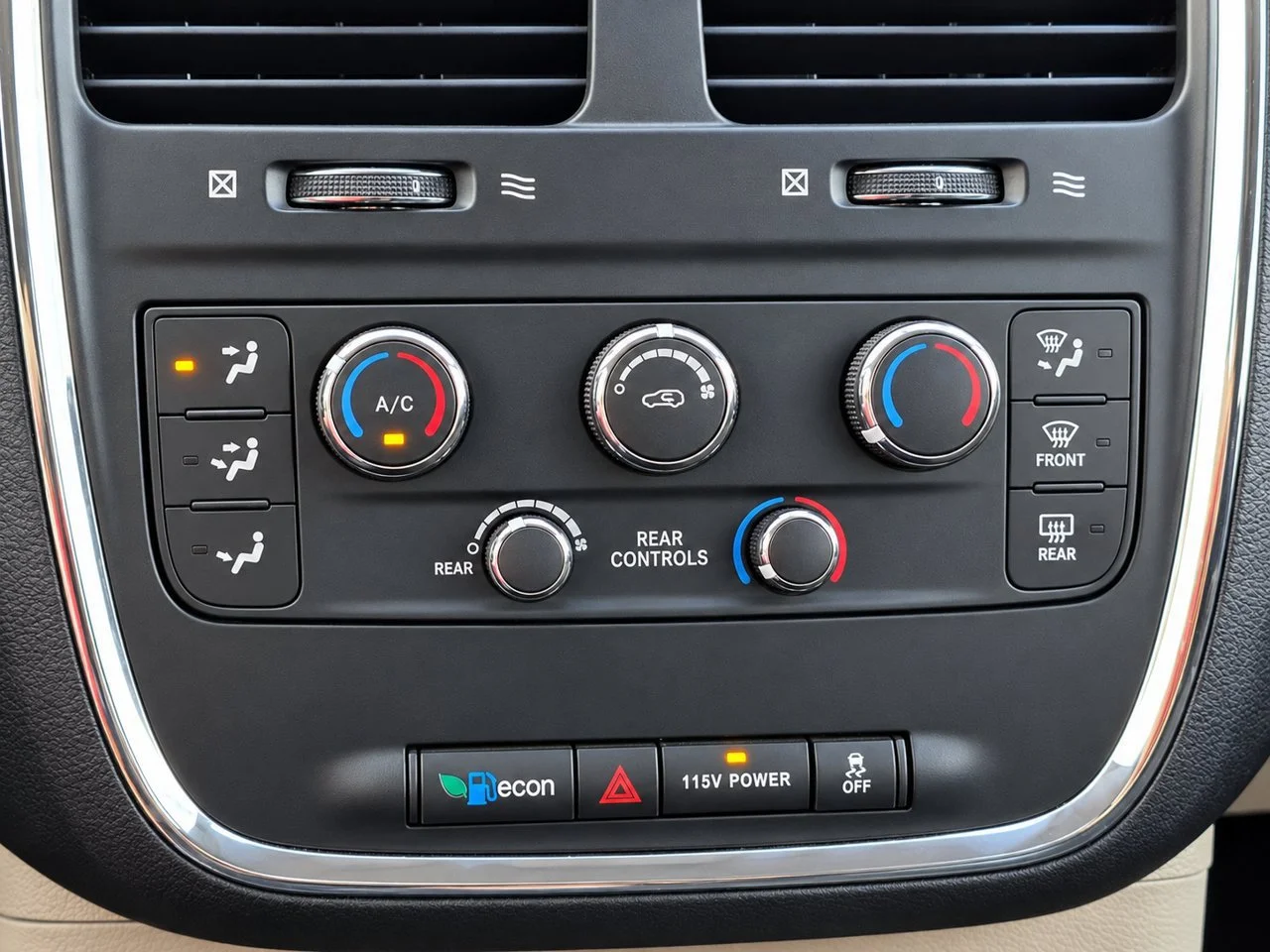 Used 2019 Octane Red Pearlcoat Dodge SE image 16
