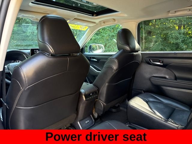 Used 2022 Beige Toyota XLE image 21