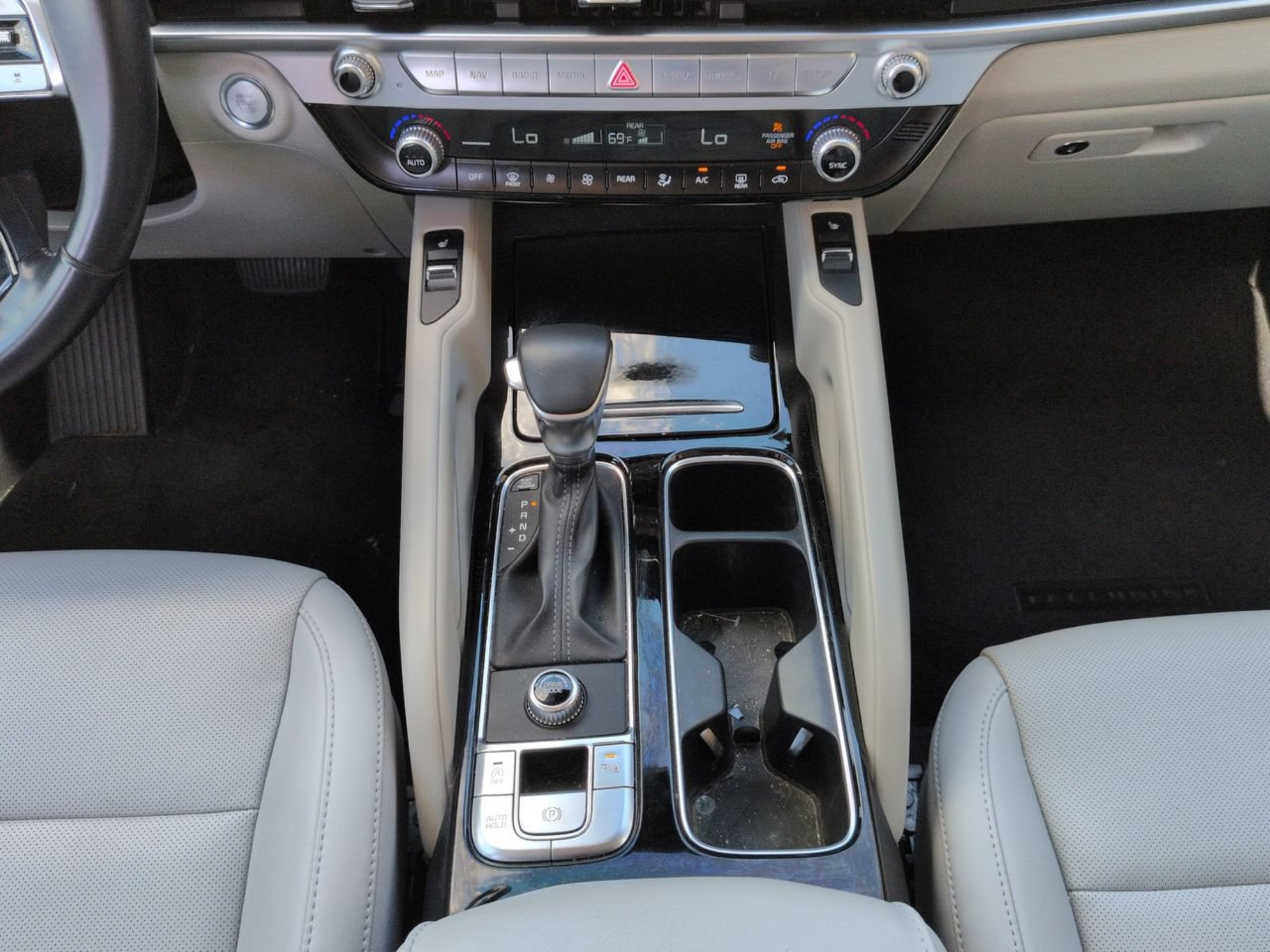 Certified Used 2024 Glacial White Pearl Kia S image 20