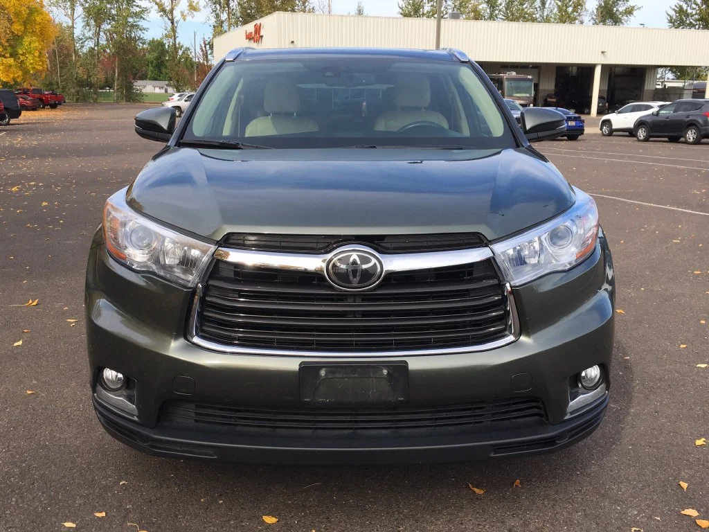 Used 2015 Green Toyota Limited image 9
