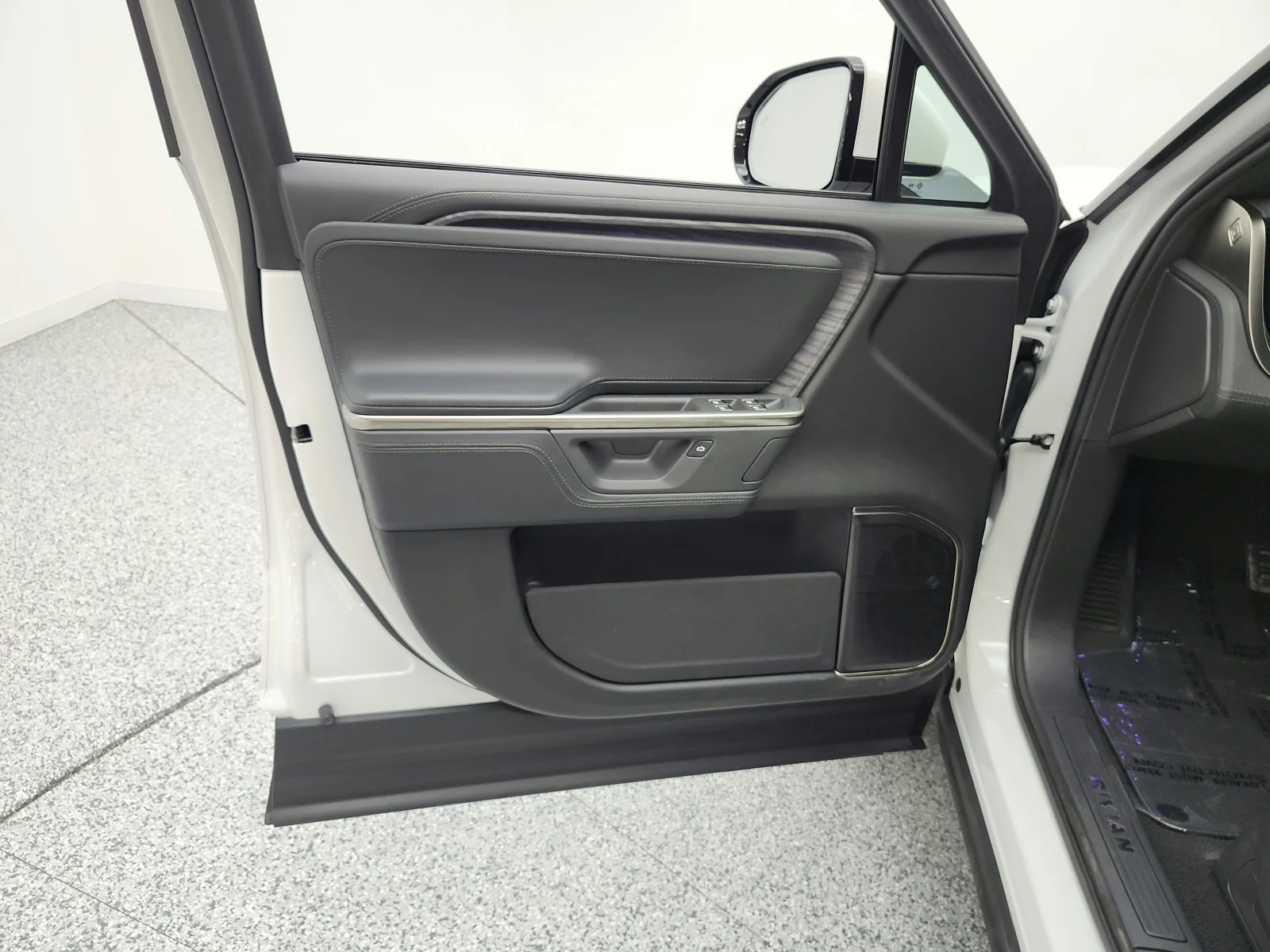 Used 2025  Rivian Adventure image 15