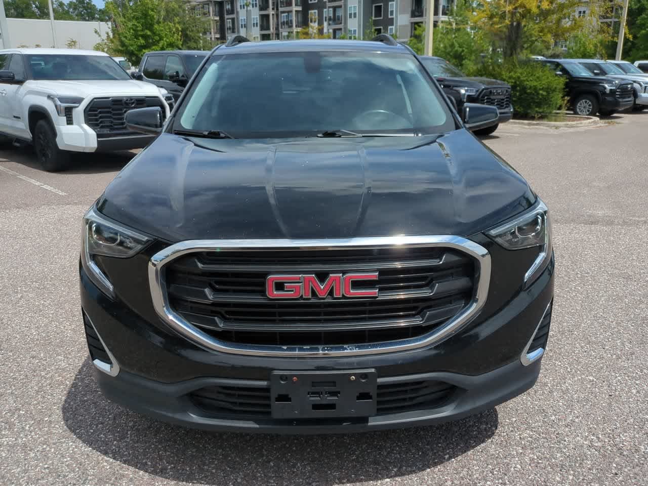 Used 2019 Ebony Twilight Metallic GMC SLE image 9