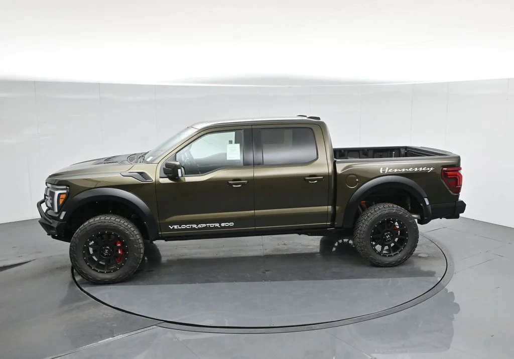 New 2025 Shelter Green Ford Raptor image 46