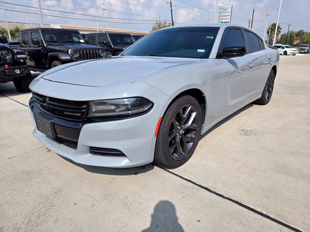 Used 2021 Gray Dodge SXT image 7