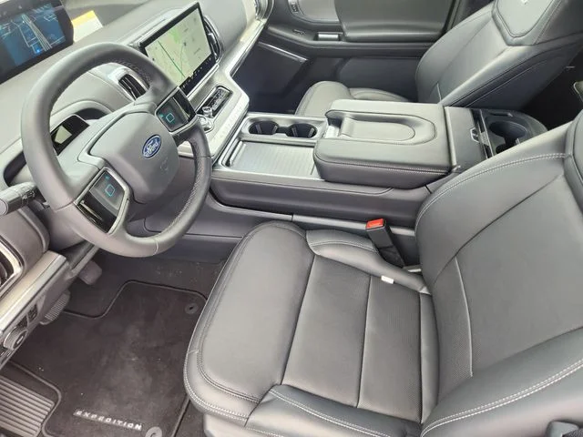 New 2026 Star White Metallic Tri-Coat Ford Platinum® image 13