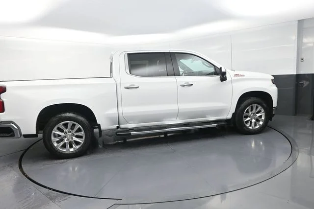 Used 2021 White Chevrolet LTZ image 10