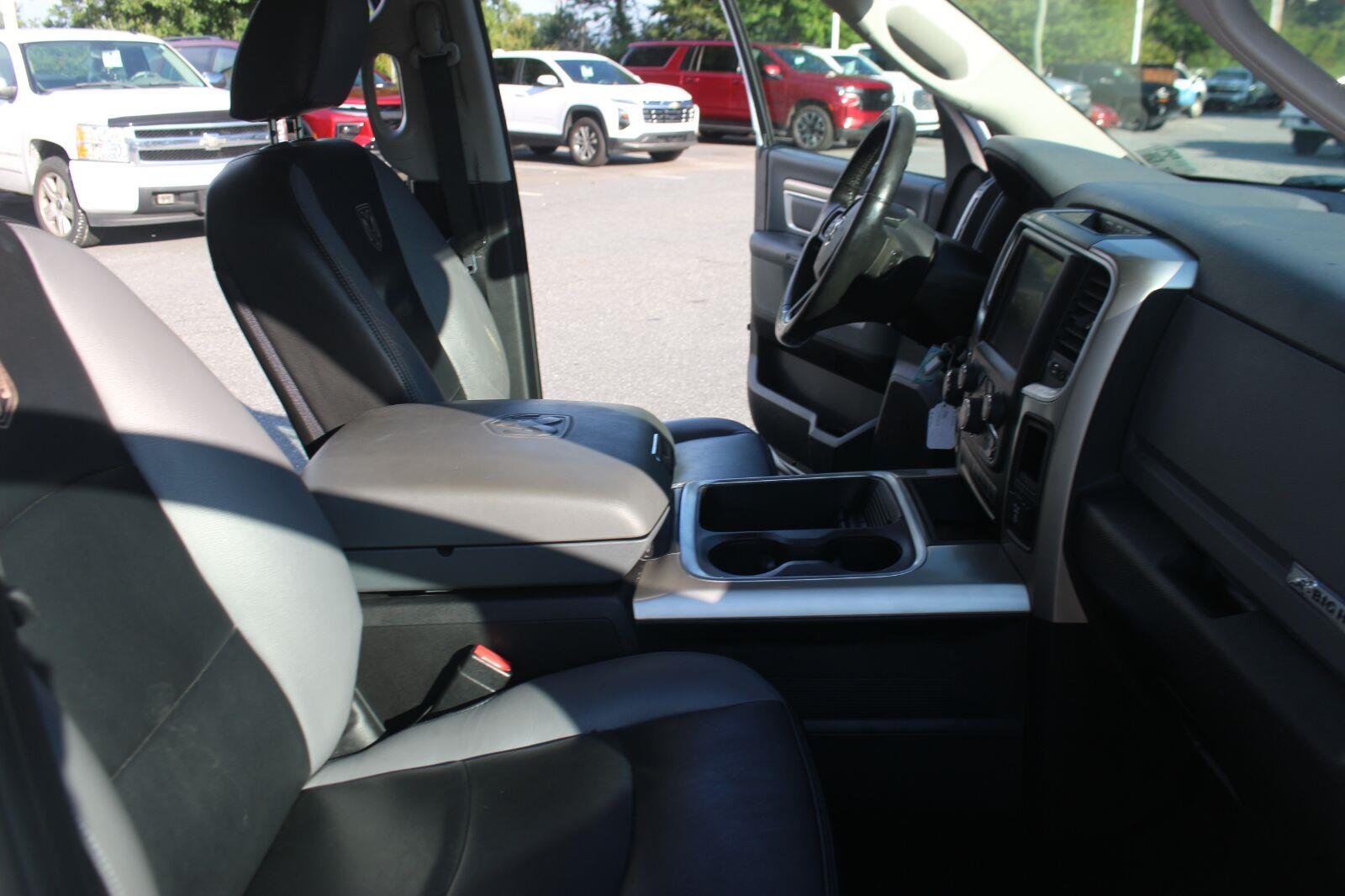 Used 2016  Ram Big Horn image 31