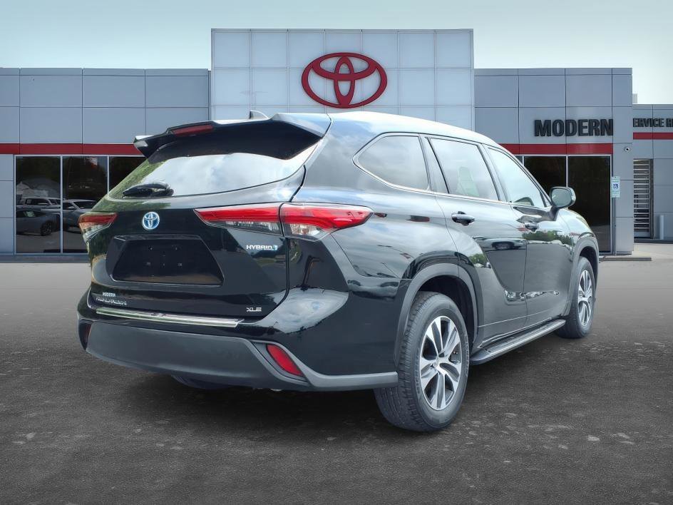 Used 2020 Midnight Black Metallic Toyota Hybrid XLE image 7