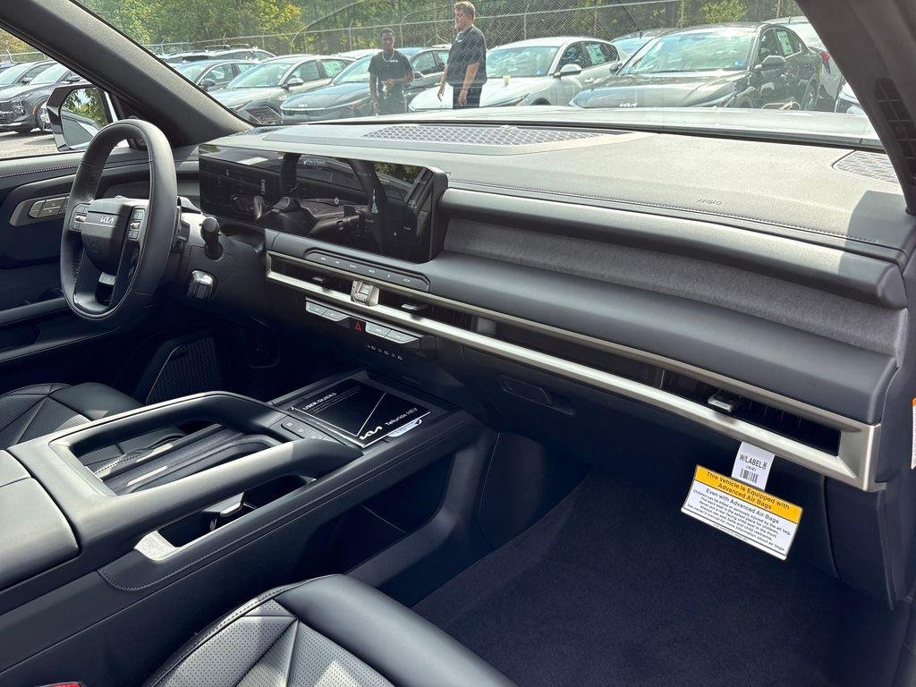 New 2027 Glacial White Pearl Kia SX image 33