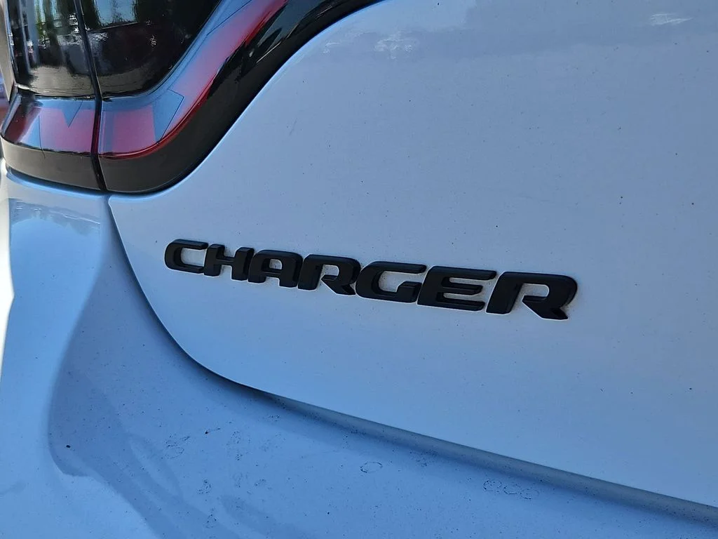 Used 2019 White Knuckle Clearcoat Dodge R/T Scat Pack image 26