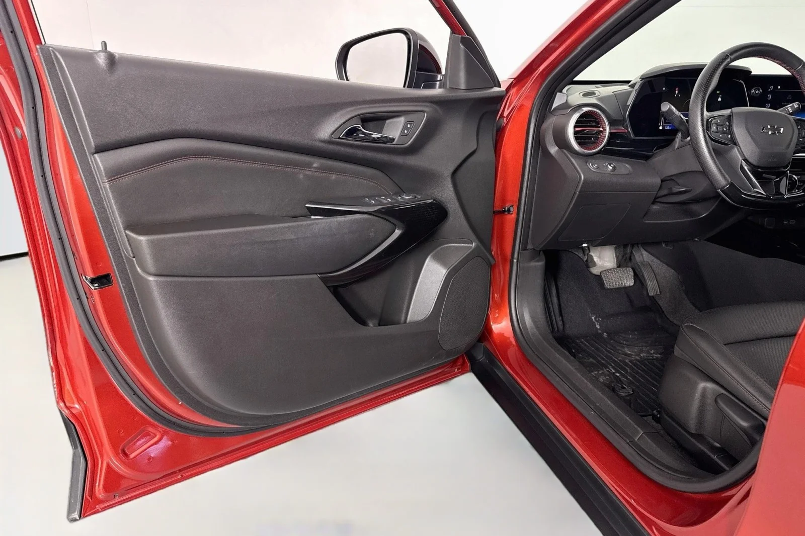 Used 2024 CAYENNE ORANGE Chevrolet 2RS image 21