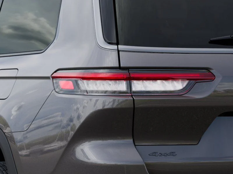 New 2026 Baltic Gray Metallic Clear-Coat Exterior Paint Jeep Altitude image 9