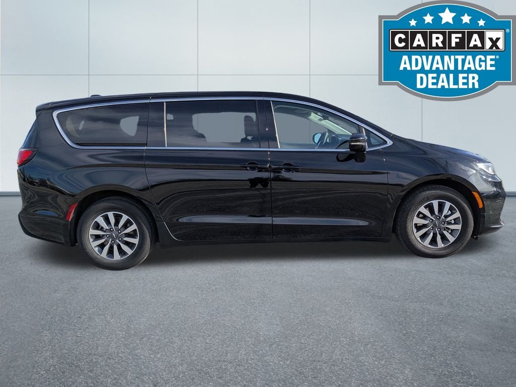 Used 2024 Chrysler Pacifica PHEV Select with VIN 2C4RC1S79RR185280 for sale in Tinley Park, IL