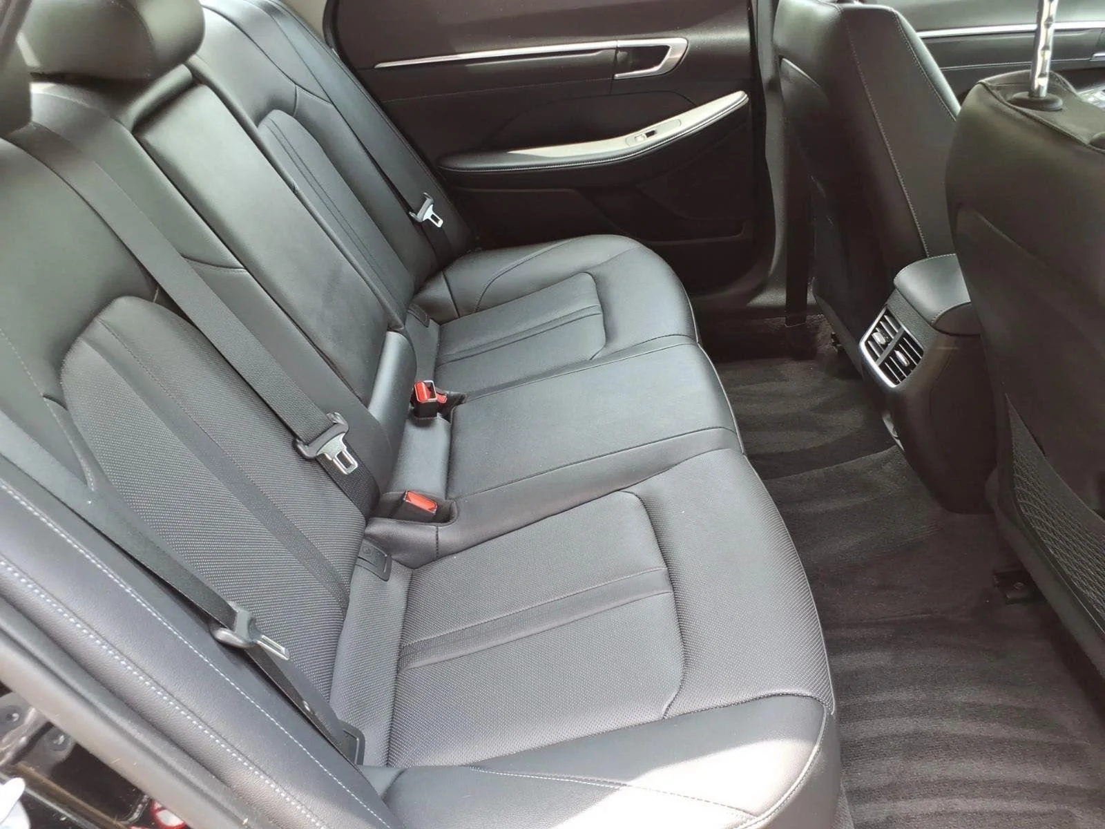 Used 2023 Onyx Black Hyundai Limited image 27